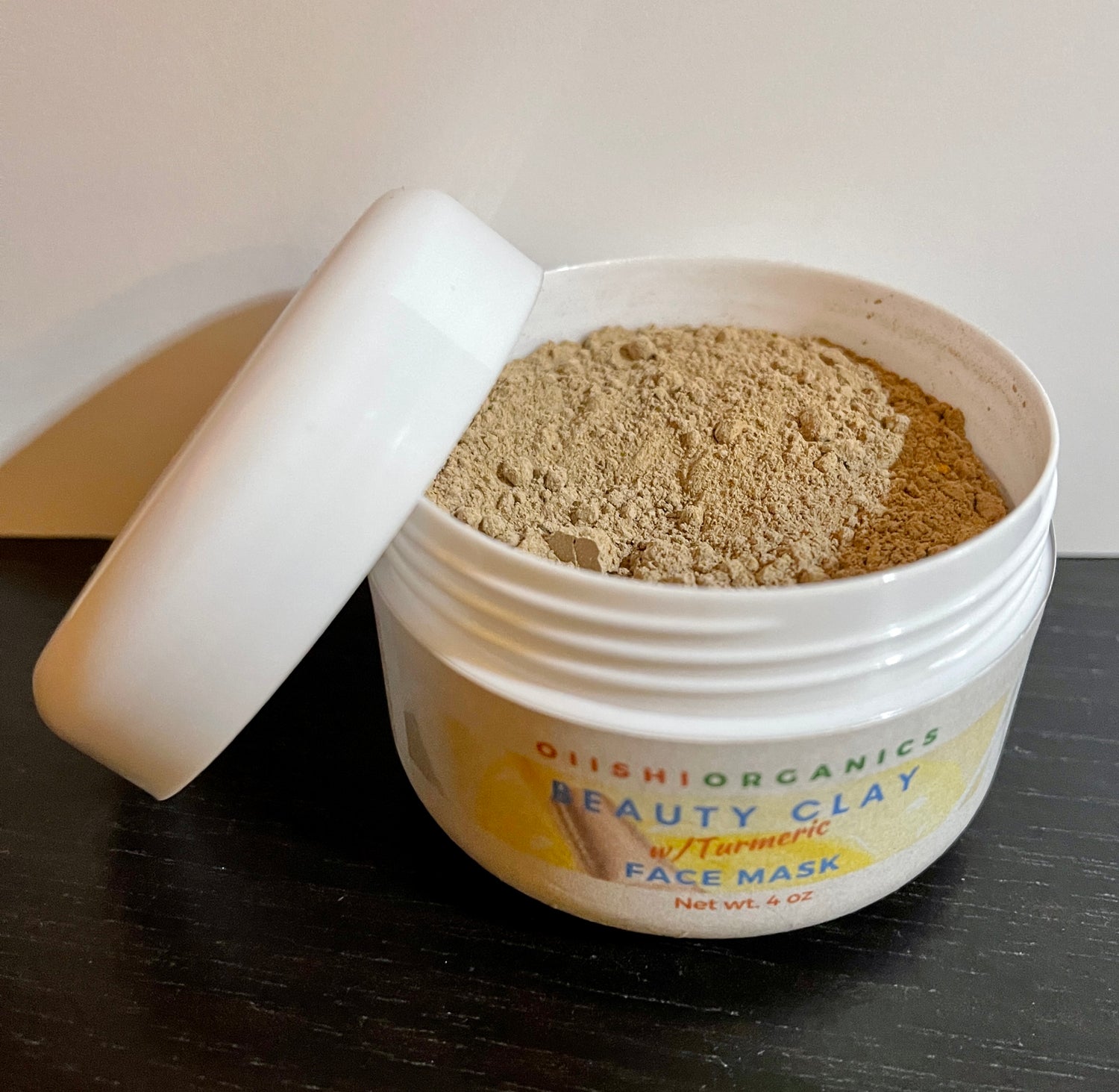 FACIAL CLAY MASKS & SERUMS